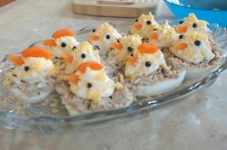 Яйца с тунцом Петухи - шаг 7 Яйца с тунцом Петухи - шаг 7