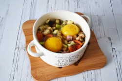 Яйца запеченные с ветчиной и овощами - шаг 10 Яйца запеченные с ветчиной и овощами - шаг 10