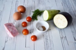 Яйца запеченные с ветчиной и овощами - шаг 1 Яйца запеченные с ветчиной и овощами - шаг 1