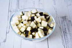 Яйца запеченные с ветчиной и овощами - шаг 3 Яйца запеченные с ветчиной и овощами - шаг 3