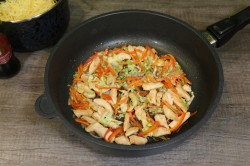 Яичная лапша с курицей и овощами под соусом терияки - шаг 10 Яичная лапша с курицей и овощами под соусом терияки - шаг 10