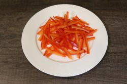 Яичная лапша с курицей и овощами под соусом терияки - шаг 5 Яичная лапша с курицей и овощами под соусом терияки - шаг 5