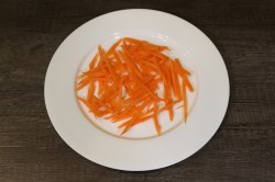 Яичная лапша с курицей и овощами под соусом терияки - шаг 6 Яичная лапша с курицей и овощами под соусом терияки - шаг 6