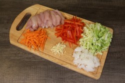 Яичная лапша с курицей и овощами под соусом терияки - шаг 9 Яичная лапша с курицей и овощами под соусом терияки - шаг 9