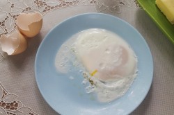 Яичница в микроволновке - шаг 5