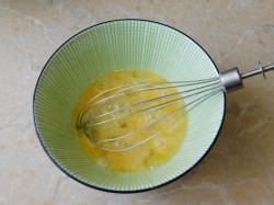 Яичница с помидорами и сыром - шаг 3 Яичница с помидорами и сыром - шаг 3