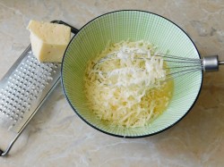 Яичница с помидорами и сыром - шаг 4 Яичница с помидорами и сыром - шаг 4