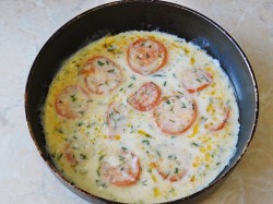 Яичница с помидорами и сыром - шаг 6 Яичница с помидорами и сыром - шаг 6