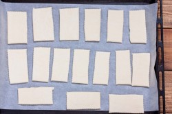 Язычки из слоеного теста с сахаром - шаг 2 Язычки из слоеного теста с сахаром - шаг 2