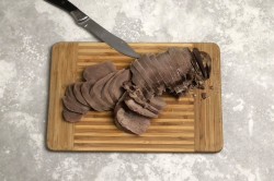 Язык говяжий отварной - шаг 9