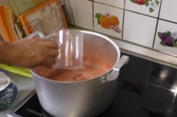 Заготовка Рассольник из свежих огурцов перловой крупой - шаг 5 Заготовка Рассольник из свежих огурцов перловой крупой - шаг 5