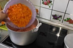 Заготовка Рассольник из свежих огурцов перловой крупой - шаг 6 Заготовка Рассольник из свежих огурцов перловой крупой - шаг 6