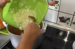 Заготовка Рассольник из свежих огурцов перловой крупой - шаг 7 Заготовка Рассольник из свежих огурцов перловой крупой - шаг 7