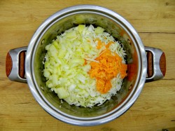 Солянка с грибами и капустой в банки на зиму - шаг 4 Солянка с грибами и капустой в банки на зиму - шаг 4