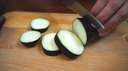 Закуска из баклажанов с болгарским перцем к мясу - шаг 1