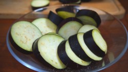 Закуска из баклажанов с болгарским перцем к мясу - шаг 2