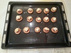 Закуска из сушек Рождественский венок - шаг 6 Закуска из сушек Рождественский венок - шаг 6