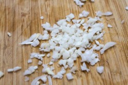 Закуска из запеченного баклажана помидора и Моцареллы - шаг 2