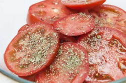 Закуска из запеченного баклажана помидора и Моцареллы - шаг 7