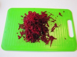 Закуска с сельдью Клубнички - шаг 2