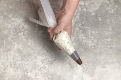 Тарталетки с творожным сыром и красной рыбой - шаг 5