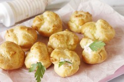 Закусочные профитроли с несладкой начинкой - шаг 12 Закусочные профитроли с несладкой начинкой - шаг 12