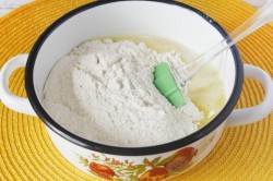 Закусочные профитроли с несладкой начинкой - шаг 2 Закусочные профитроли с несладкой начинкой - шаг 2