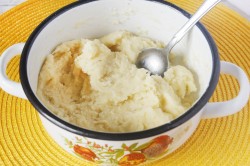 Закусочные профитроли с несладкой начинкой - шаг 3 Закусочные профитроли с несладкой начинкой - шаг 3