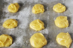 Закусочные профитроли с несладкой начинкой - шаг 9 Закусочные профитроли с несладкой начинкой - шаг 9