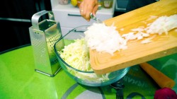 Закусочный салат с капустой и свеклой - шаг 7 Закусочный салат с капустой и свеклой - шаг 7