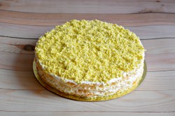 Закусочный торт из вафельных коржей с консервами - шаг 8 Закусочный торт из вафельных коржей с консервами - шаг 8