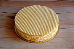 Закусочный торт из вафельных коржей с консервами - шаг 9 Закусочный торт из вафельных коржей с консервами - шаг 9