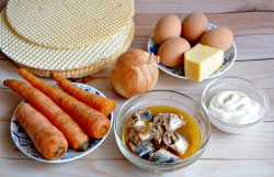 Закусочный торт из вафельных коржей с консервами - шаг 1 Закусочный торт из вафельных коржей с консервами - шаг 1