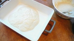 Заливной пирог капустный на тесте с кефиром и яйцом - шаг 9 Заливной пирог капустный на тесте с кефиром и яйцом - шаг 9