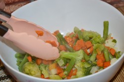 Замороженные овощи в мультиварке на пару - шаг 7