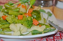 Замороженные овощи в мультиварке на пару - шаг 9