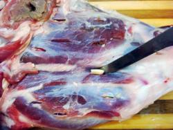 Баранья нога запеченная в духовке в рукаве - экспресс-метод - шаг 3