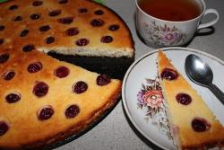 Творожная запеканка с вишней классическая - шаг 10