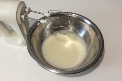 Заварные блины на кефире и кипятке - шаг 3 Заварные блины на кефире и кипятке - шаг 3