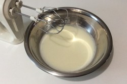 Заварные блины на кефире и кипятке - шаг 4 Заварные блины на кефире и кипятке - шаг 4