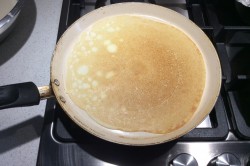 Заварные блины на кефире и кипятке - шаг 9 Заварные блины на кефире и кипятке - шаг 9