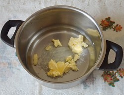 Заварные булочки с сыром - шаг 2 Заварные булочки с сыром - шаг 2