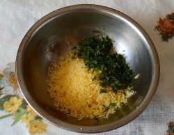 Заварные булочки с сыром - шаг 4 Заварные булочки с сыром - шаг 4