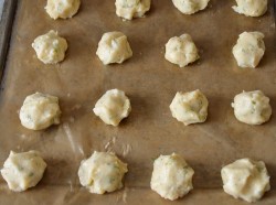 Заварные булочки с сыром - шаг 8 Заварные булочки с сыром - шаг 8