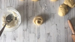 Завитушки с творогом - шаг 13 Завитушки с творогом - шаг 13