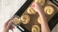 Завитушки с творогом - шаг 17 Завитушки с творогом - шаг 17