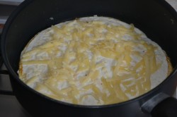 Завтрак из лаваша с начинкой на сковороде - шаг 10