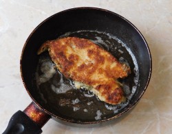 Зубатка на сковороде жареная - шаг 5 Зубатка на сковороде жареная - шаг 5