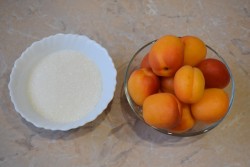 Варенье из абрикосов на зиму пятиминутка - шаг 1 Варенье из абрикосов на зиму пятиминутка - шаг 1