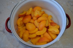 Варенье из абрикосов на зиму пятиминутка - шаг 2 Варенье из абрикосов на зиму пятиминутка - шаг 2